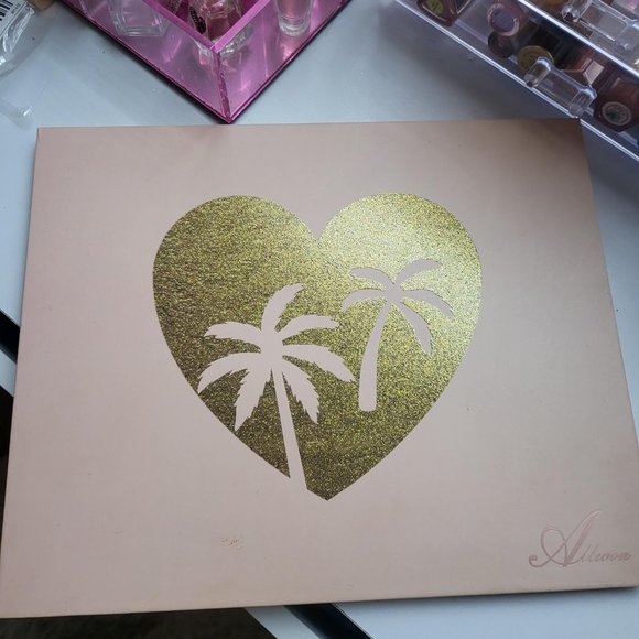 Devinah Cosmetics Single Eyeshadow Bundle of 39 Singles! - Picture 5 of 5